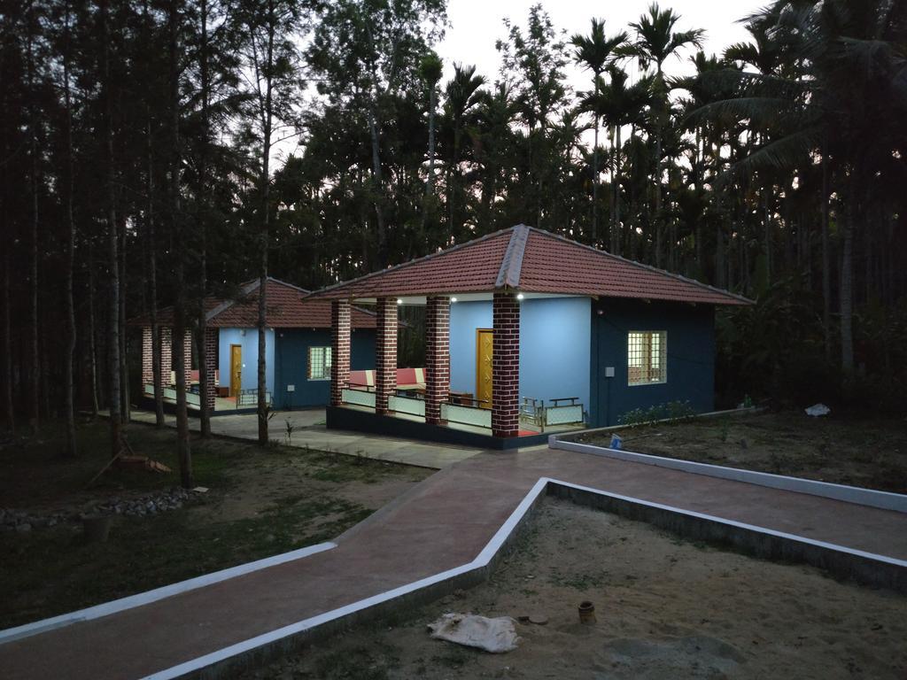 The Shades Holiday Homes Kushālnagar Exterior foto